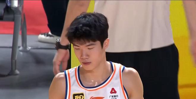 篮稳居倒数李弘权14+8有亮点 等外援来救凯发k8国际娱乐首选赛季两次3连败上海